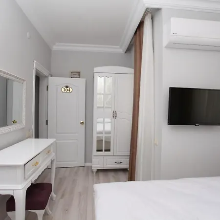 Golden Spark Apartmanhotel 3*