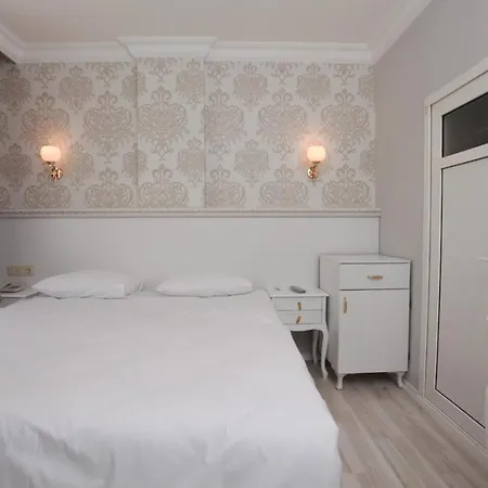 Golden Spark Apartmanhotel 3*